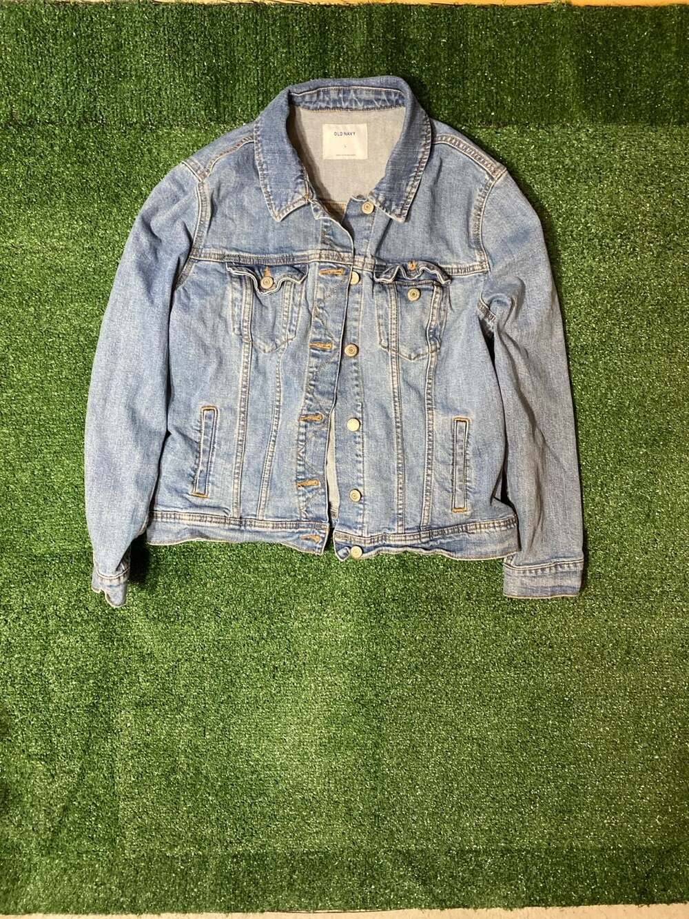 Old Navy Women's Size L Classic Medium Wash Denim Jean Trucker Jacket